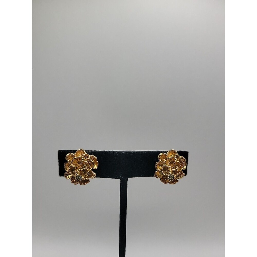 Vintage Avon Gold Tone Flower Crystal Rhinestone Clip On Earrings Floral